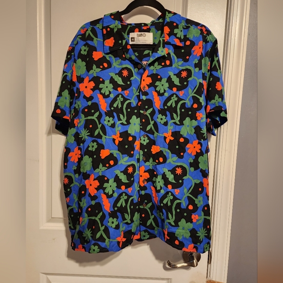 Target Other - nwt multicolor floral button down